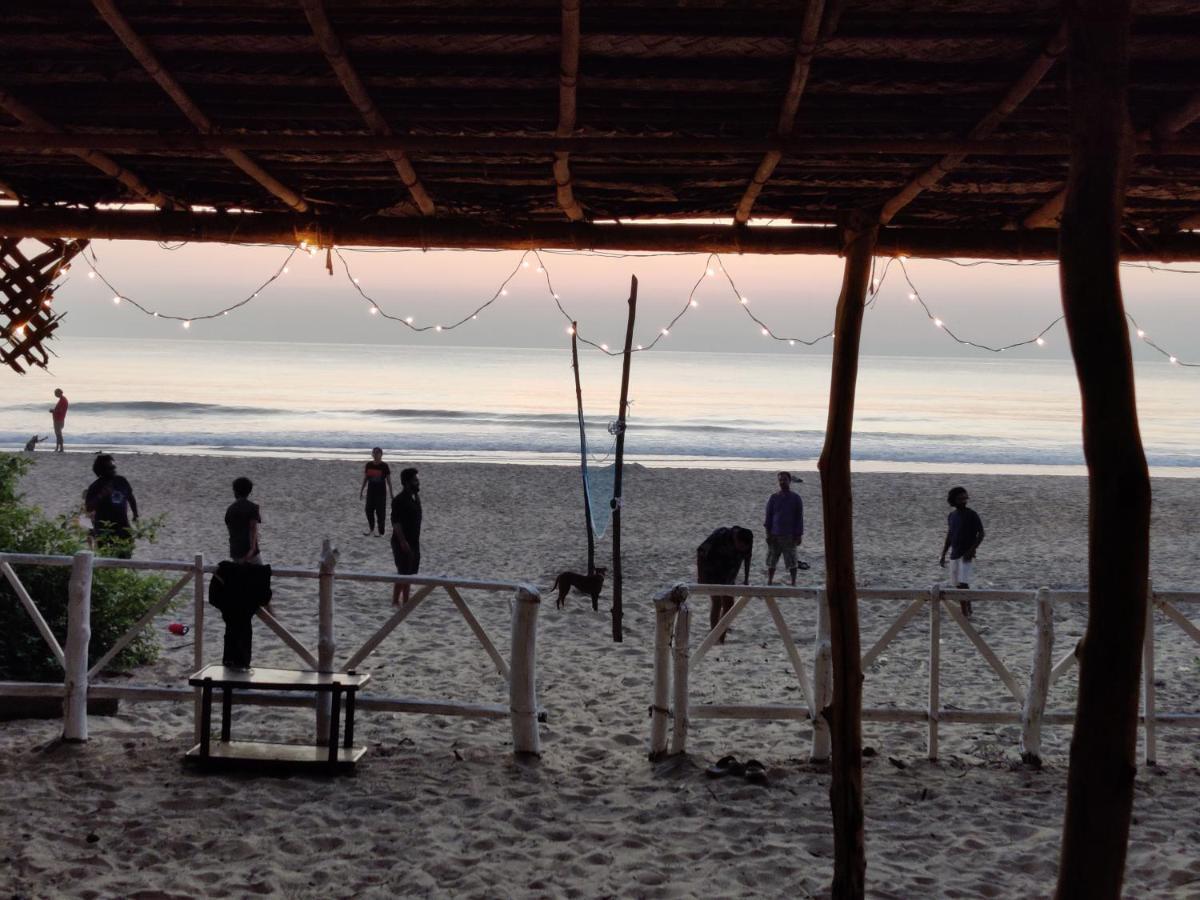 Surya Beach Cafe And Stay Гокарна Екстер'єр фото
