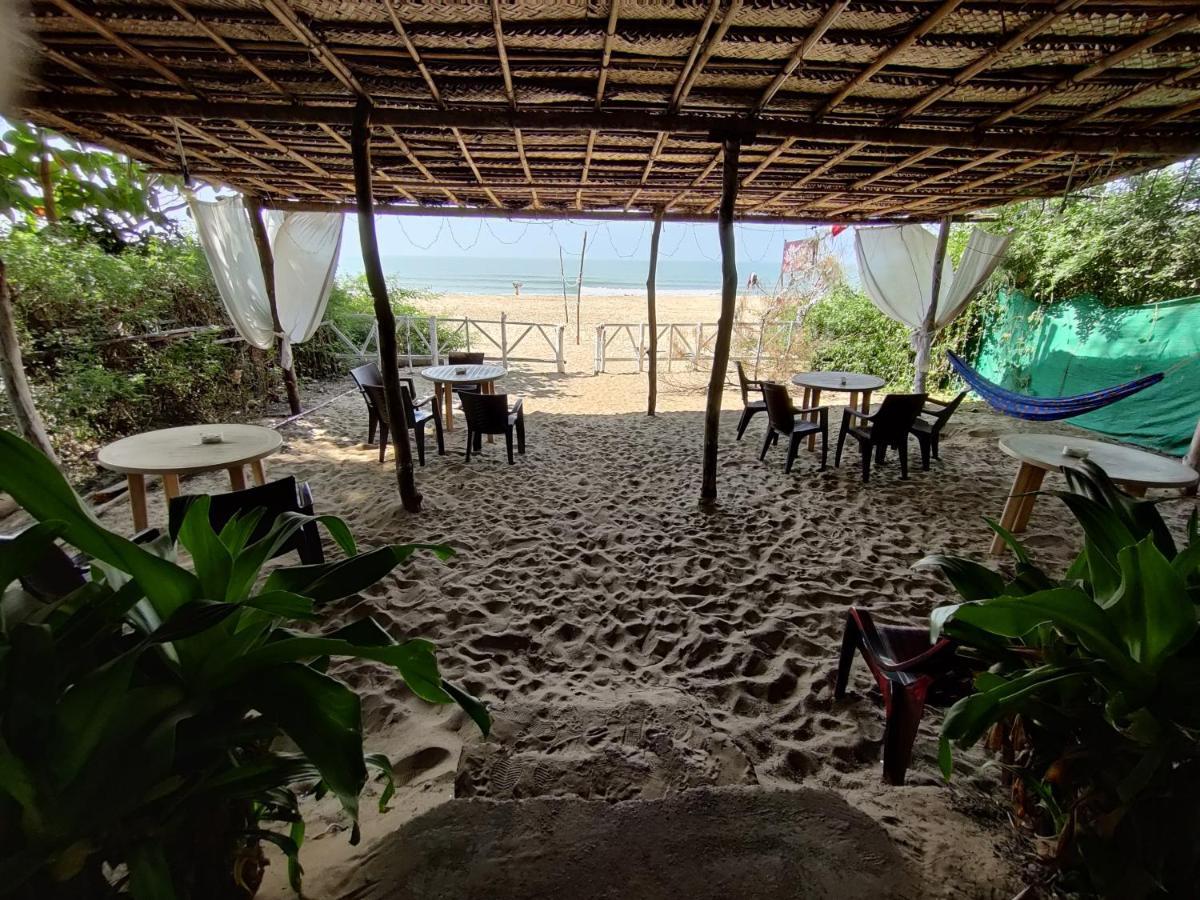 Surya Beach Cafe And Stay Гокарна Екстер'єр фото