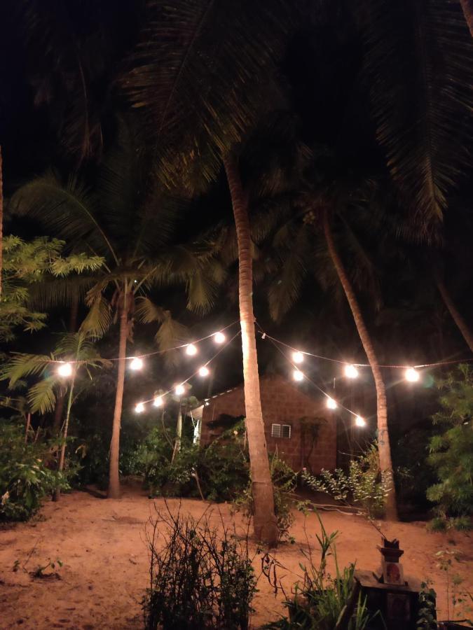 Surya Beach Cafe And Stay Гокарна Екстер'єр фото