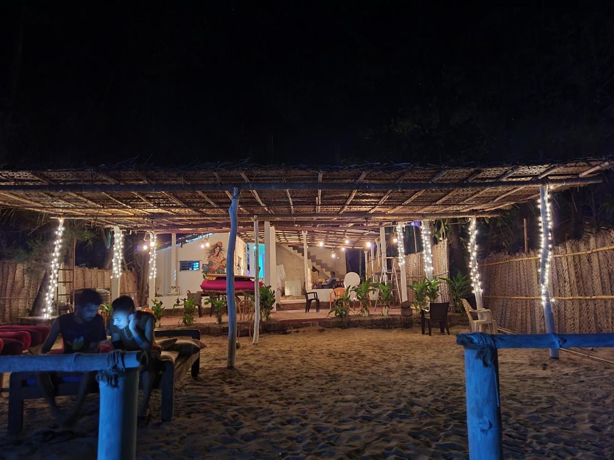 Surya Beach Cafe And Stay Гокарна Екстер'єр фото