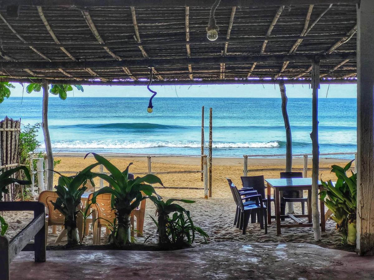 Surya Beach Cafe And Stay Гокарна Екстер'єр фото
