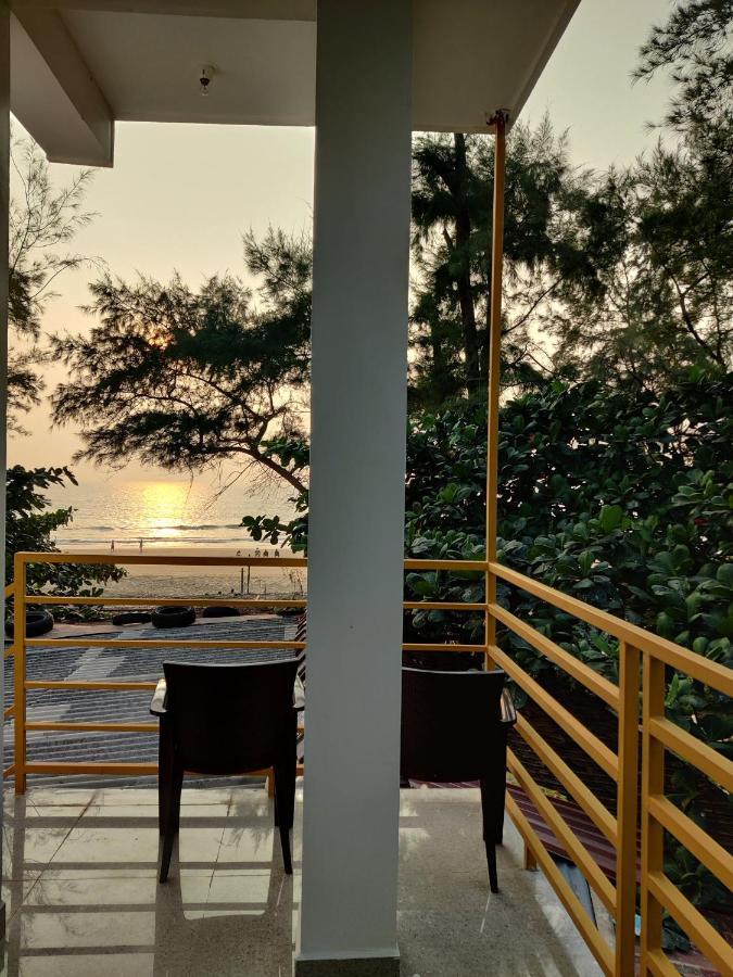 Surya Beach Cafe And Stay Гокарна Екстер'єр фото