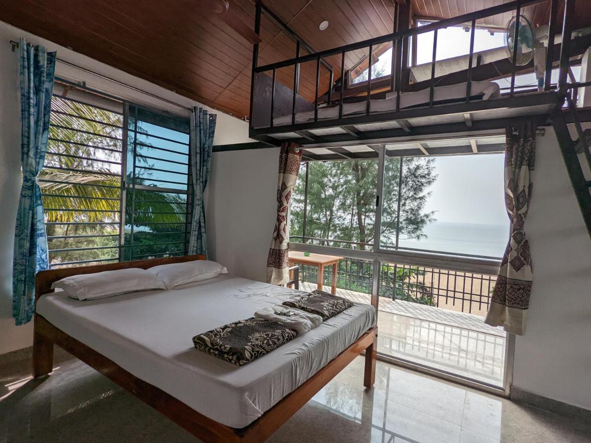 Surya Beach Cafe And Stay Гокарна Екстер'єр фото