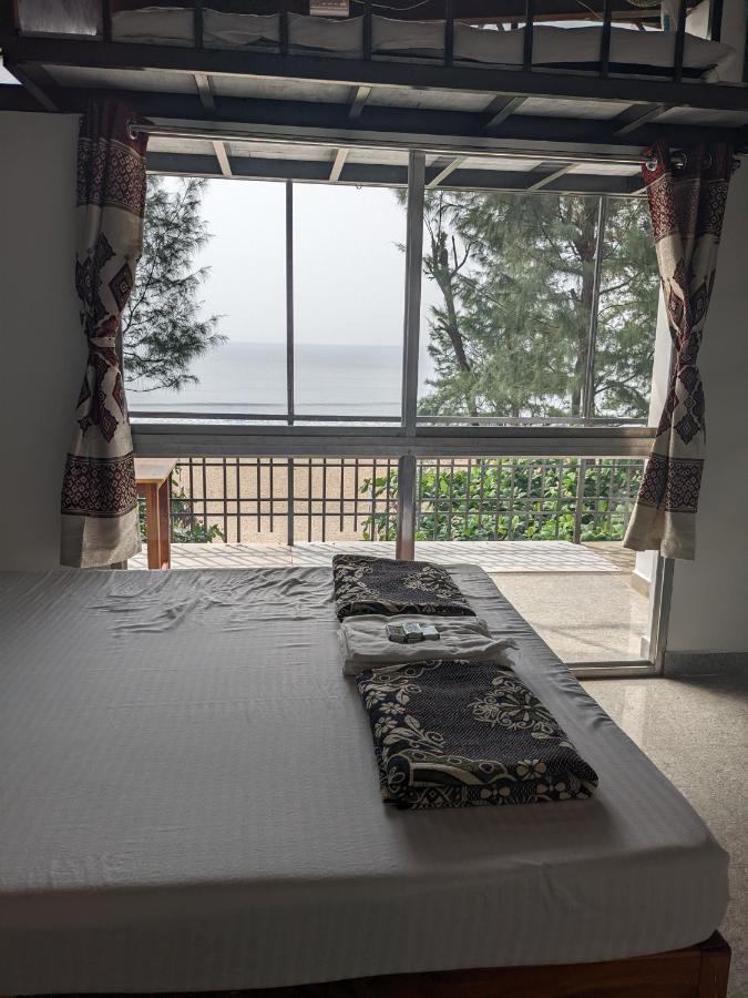 Surya Beach Cafe And Stay Гокарна Екстер'єр фото